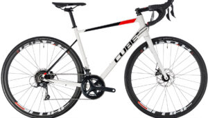 Vélo route Cube 2018 Attain Pro Disc